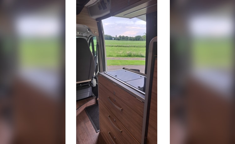 Hymer buscamper 4 persoons