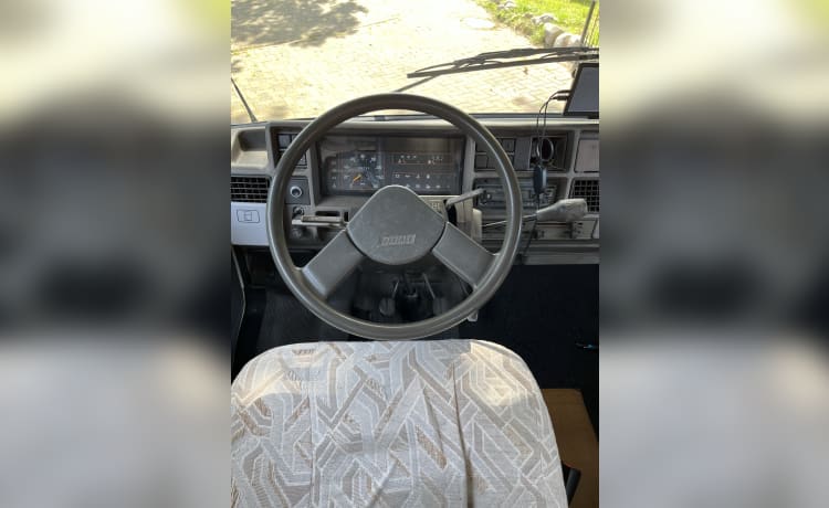 Bink – 6persoons sfeervolle FIAT DUCATO uit 1988