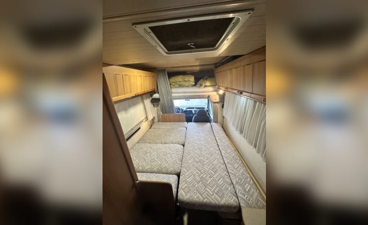 Camper Ford alcove uit 1993 voor and 1-4 personen