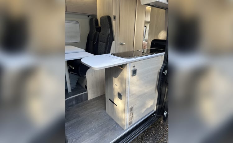 Expedition 67 Automatic – 2-persoons Autotrail-bus uit 2021