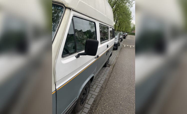 Sunny – 4p Volkswagen campervan uit 1989