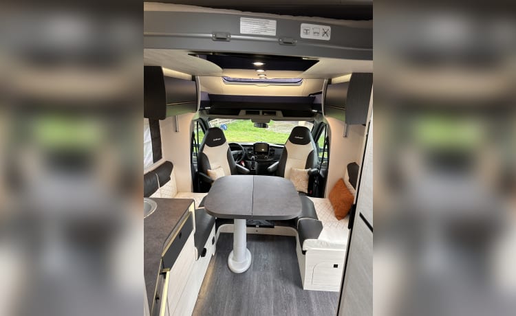 170 PK automaat – very nice, extra spacious, all seasons, 4p semi-integrated 2022, automatic