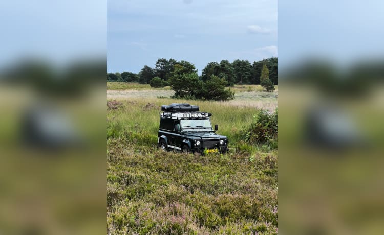 The Mail Man – Avontuurlijke Land Rover Defender 90 met nieuwe daktent en luifel