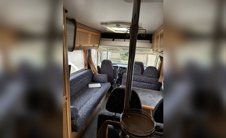 5p Hymer integrated uit 2000