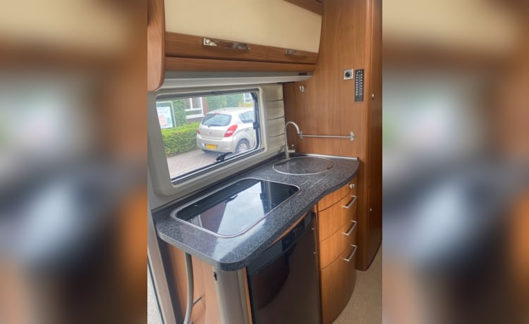 Luxe Hymer intégral 4 pers. campeur