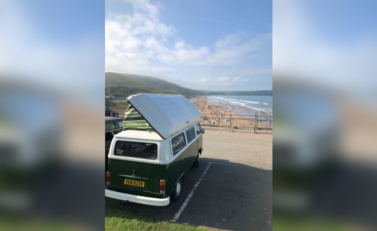 Monty – stunning 1979 4 berth VW Campervan  