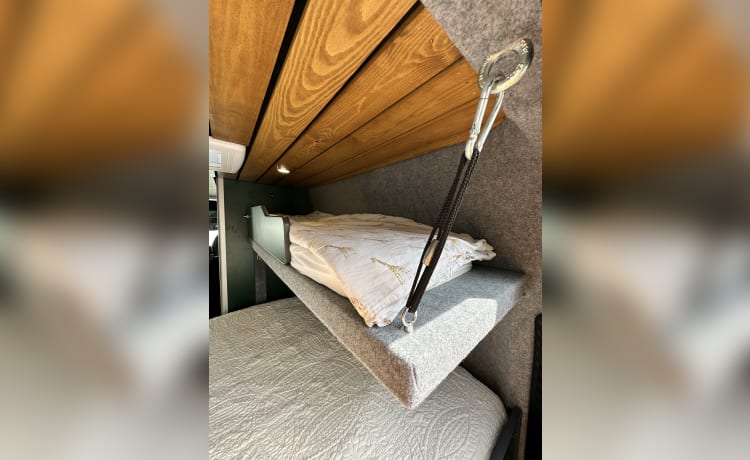 Elsie – 5 berth Citroën campervan from 2019