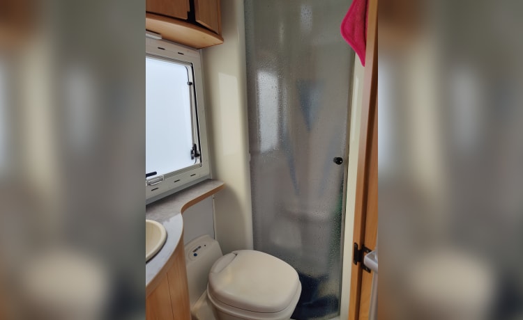 Vincent  – 6 berth chausson motorhome 