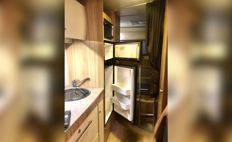 Super Flash – 6 posti letto Chausson mansardati del 2013