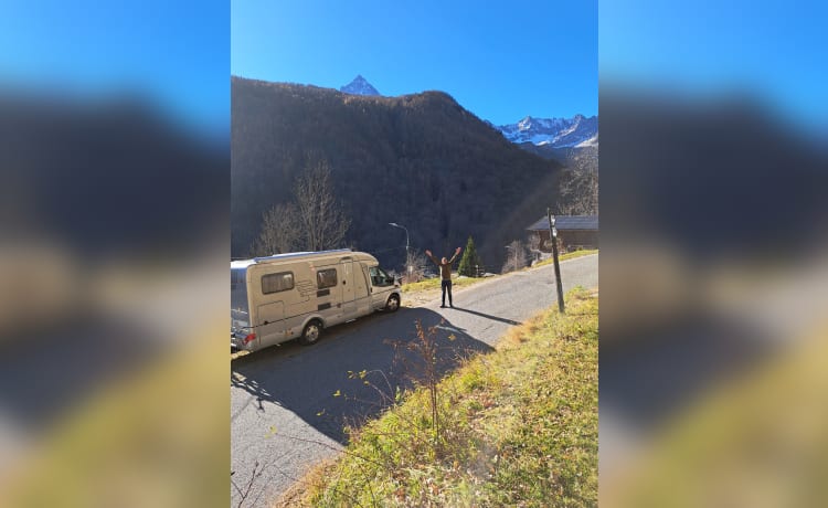 Hymer étroit, pratique et très complet