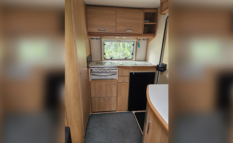 Sunny Suntor – 4 berth Autotrail alcove from 2003