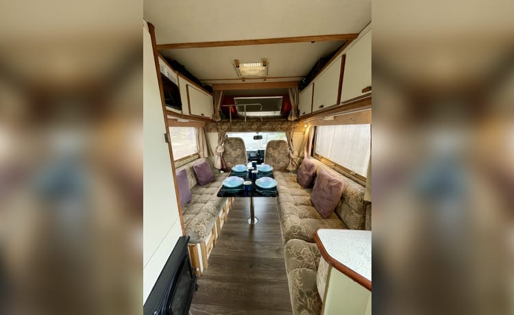 'Pandora' – Off-Grid Motorhome - Petrol & LPG **Fully Comp Insurance Included**