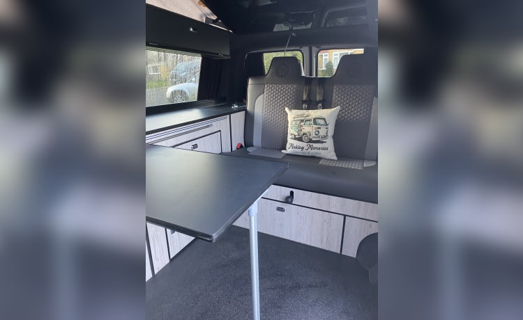 Paddy – 4 berth Volkswagen campervan from 2021