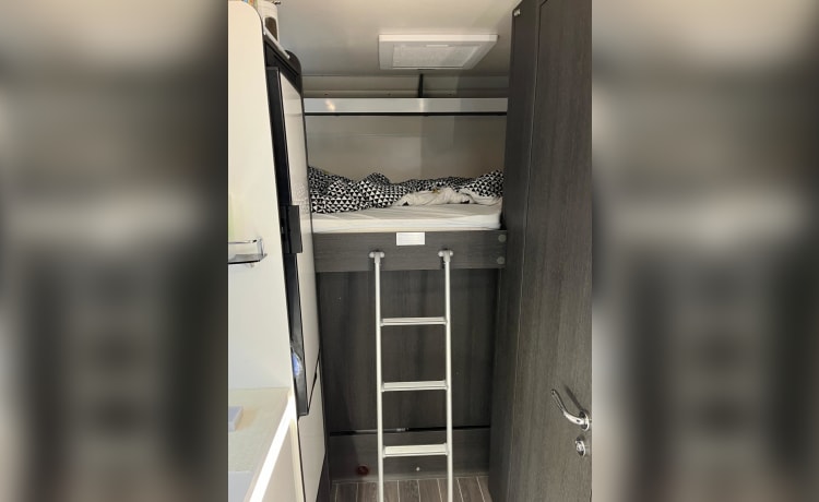 2p Ford alcove from 2021 (5 + 1 sleeping places)