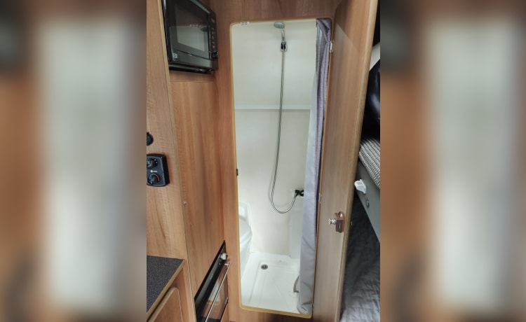 Marcia Merc – 4 berth Mercedes-Benz Sprinter Spacious Van 