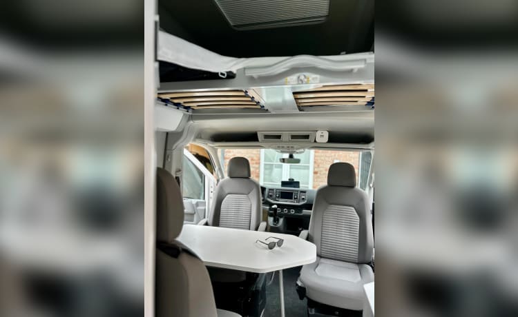 Grand California camper voor vier personen