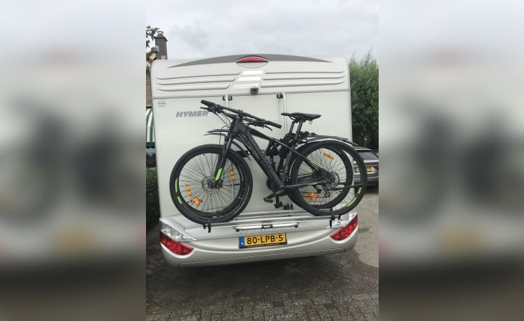 ZEER LUXE CAMPER –  special price period in July and period in August when using the Netherlands