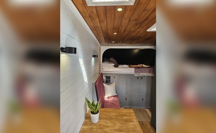 Duckie –  The quirky and comfortable off-grid campervan 