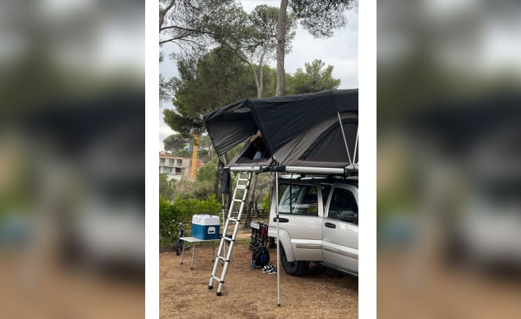 Jeep met daktent – 4p Other rooftop from 2006