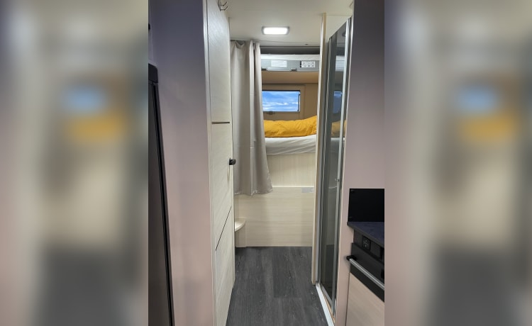 5-person Chausson semi-integrated (Nordic edition) from 2022