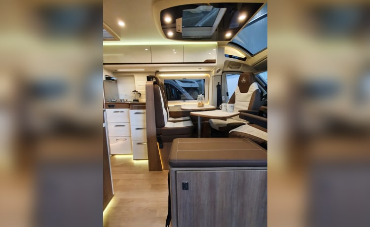 NIEUW! – Camper limited luxury edition - exceptional model