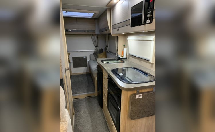 Ellie – 6 berth Peugeot semi-integrated from 2019