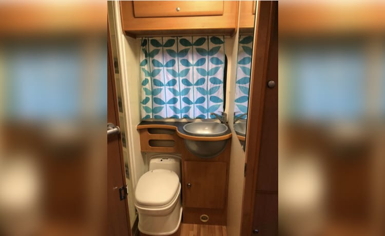 Tony – Your ultimate adventure awaits in our cosy 5-berth motorhome!