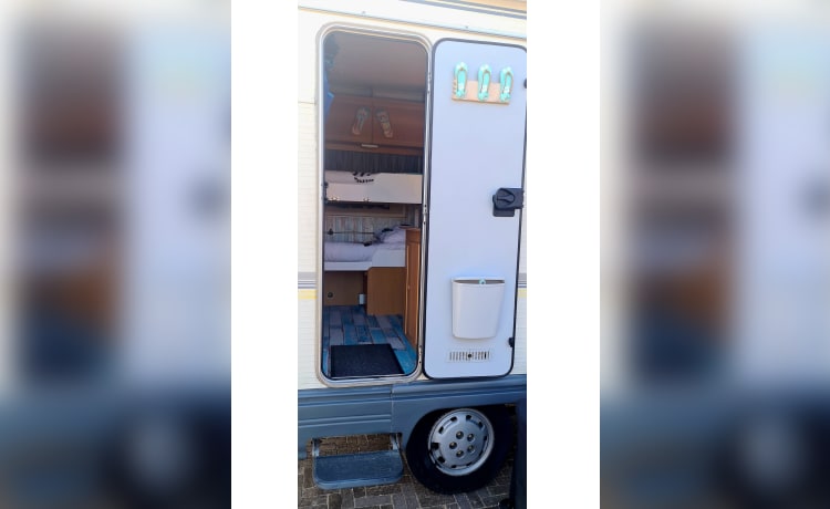 Nice family camper, with bunk bed, Fiat Ducato 230 alcove from 1999