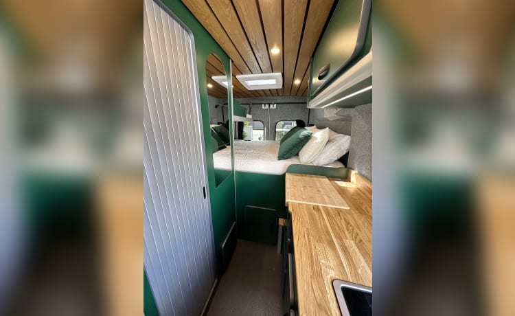 Elsie – 5 berth Citroën campervan from 2019