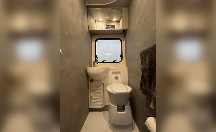 MotorSuite - MySuites – 6 berth, 2 bunk beds,  Fiat Seat 50 from 2023