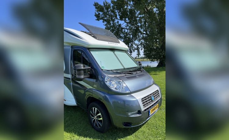 Zeer luxe, ruime en gezellige 4 persoons camper - Fiat Knaus Skywave