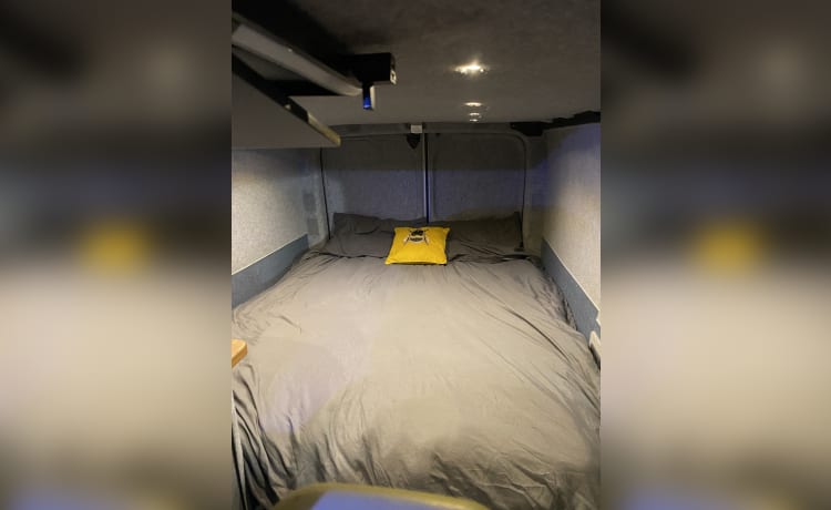 Dora the explorer  – Camper Renault a 2 posti letto del 2004