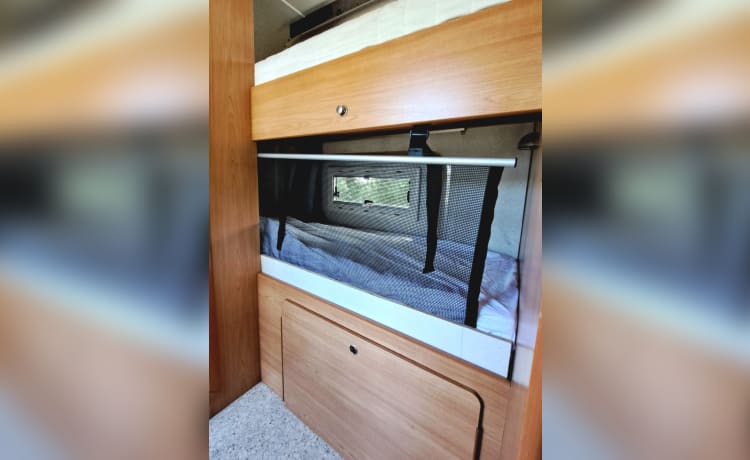 Cas – Family camper - bunk bed