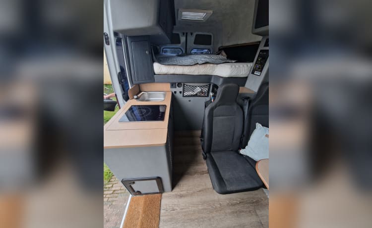 Copbus Rusty – Self-build camper for 2 people - Mercedes-Benz Sprinter 2007