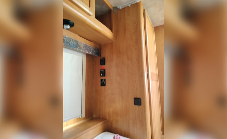 5-person Rapido alcove 