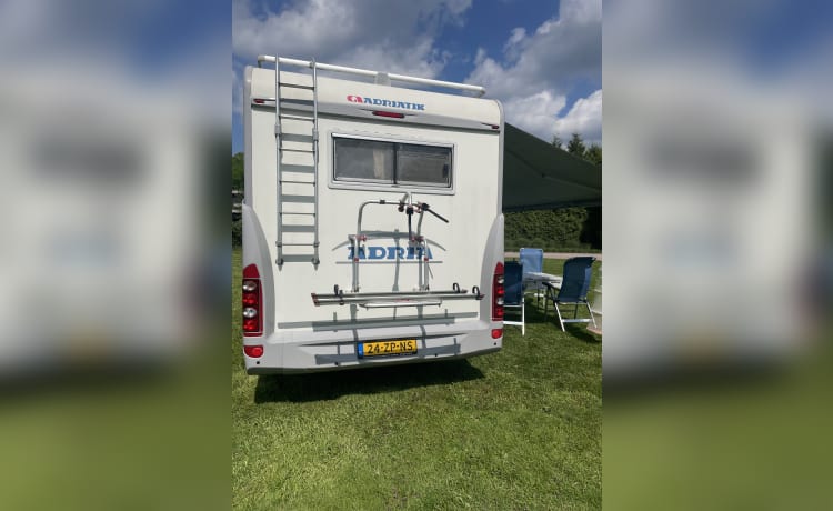 Familie camper – 5p Adria 660 SP Alcove