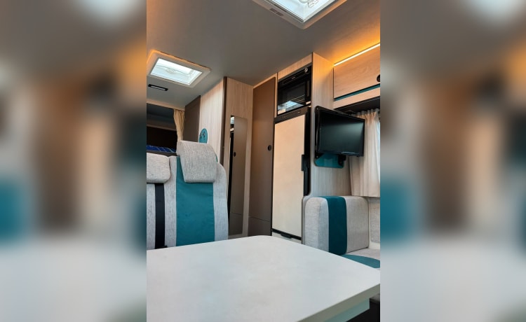 Eze – HR Adventures - Rimor Kilig 9 - 6 berth, 6 seat belt Motorhome