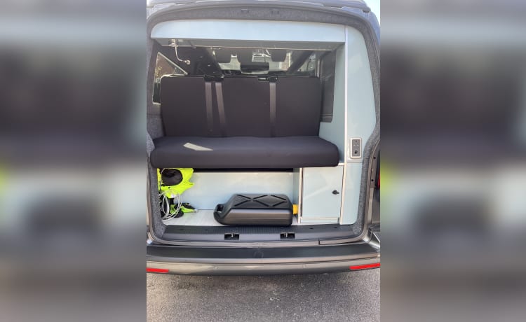 Coop – 4-persoons Volkswagen campervan uit 2019