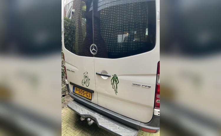 Greetadventure – Mercedes Sprinter, geheel zelfvoorzienend