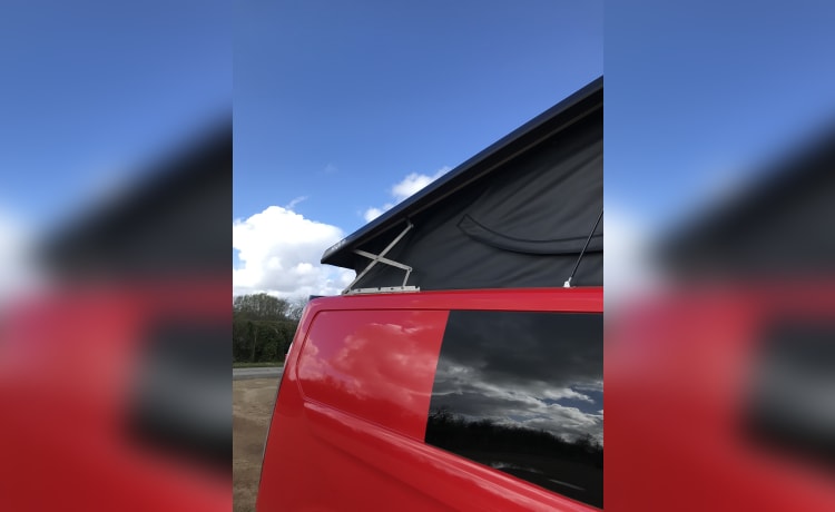 Ruby – Ford Campervan mit 4 Schlafplätzen, Baujahr 2014