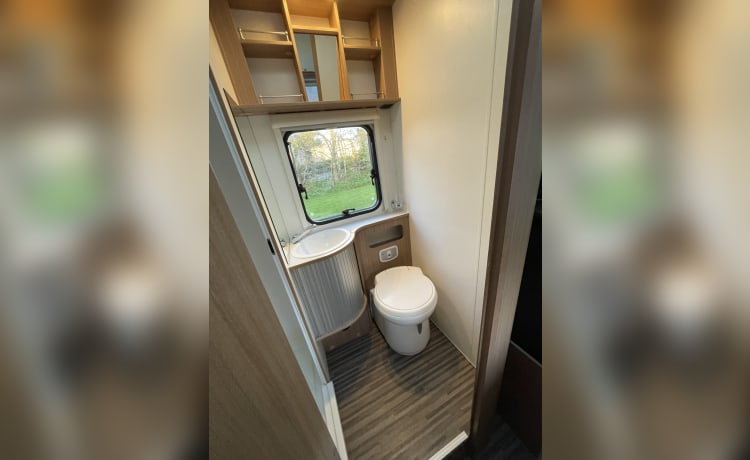 6 berth Sun Living A49DP