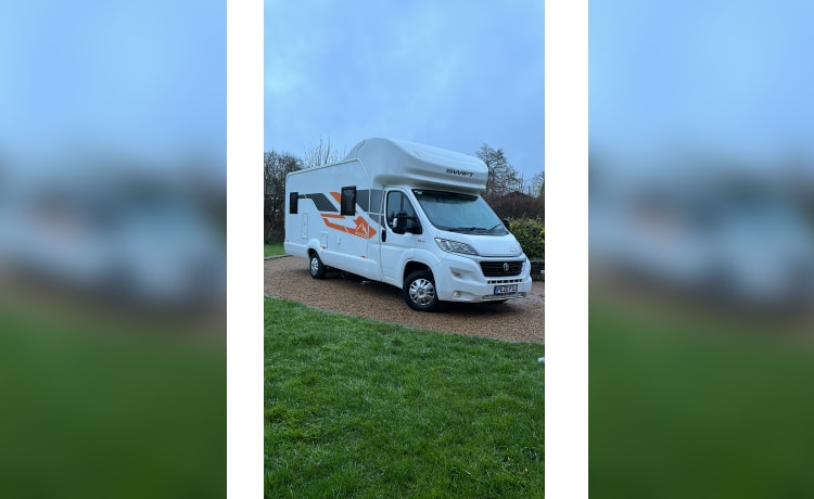 6 berth Swift Edge 486