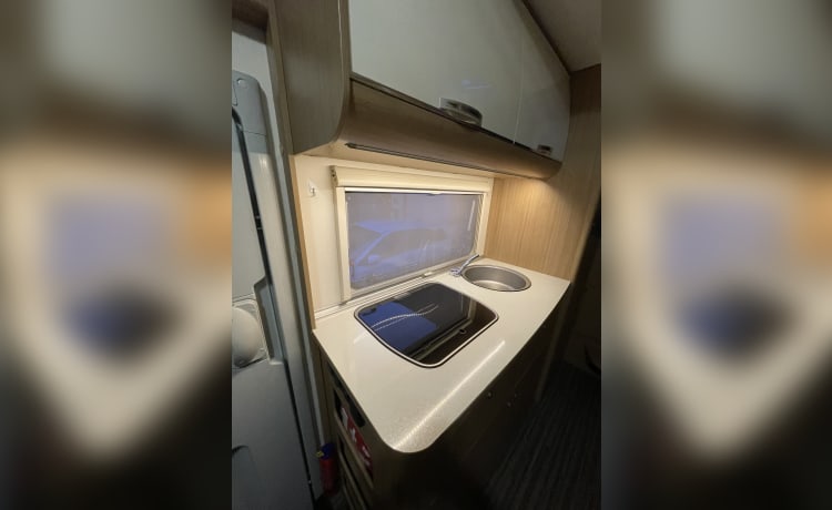 6 berth Sun Living A49DP