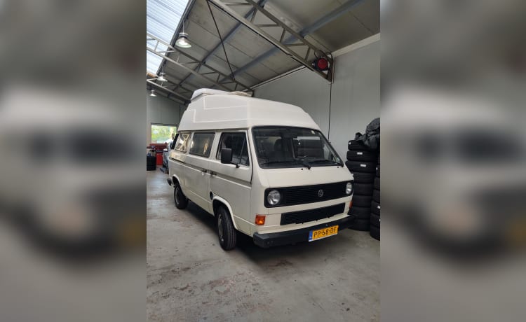 de witte bus – 2p Volkswagen campervan uit 1986