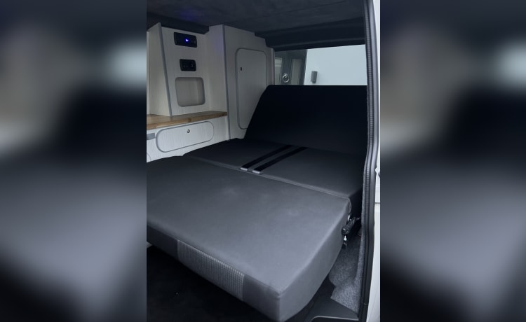 Volkswagen Wohnmobil mit 4 Schlafplätzen aus dem Jahr 2020
