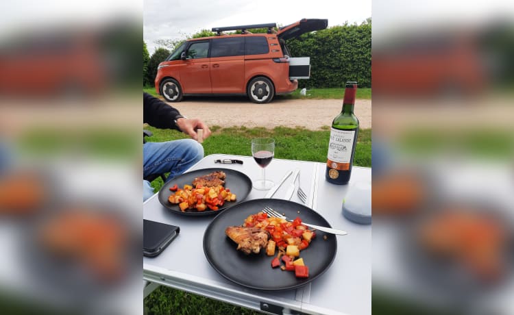 E-Camper – 2-4p VW ID.Buzz (Orange, 2023) Electric