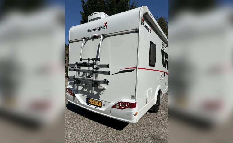 Fiat Ducato 4-person Sunlight semi-integrated from 2019
