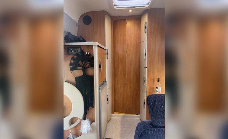 Comfort, luxe en ruimte!! maar ook compact.  – 4er-Hymer-Bus von 2005