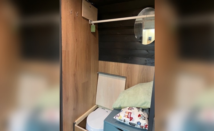 Heunie 2 – Camping-car bus avec lits longitudinaux