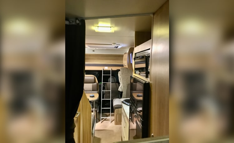 Super Flash – Chausson alkoof met 6 slaapplaatsen uit 2013